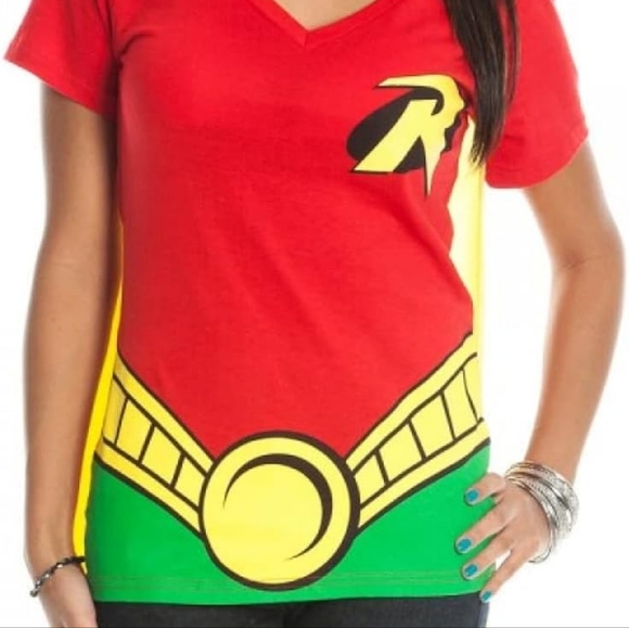 Robin shirt with Detachable cape - Picture 8 of 9